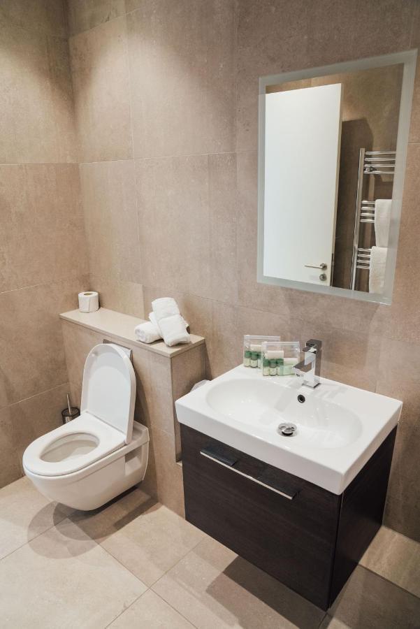Apartment Access Brick Lane *